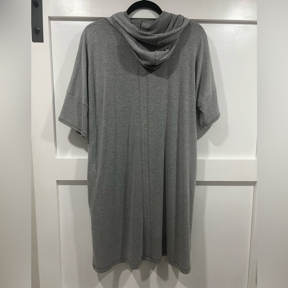 Cable & Gauge hoodie jogger dress with pockets - Picture 5 of 7